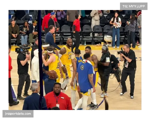 通讯：湖人主场斯台普斯中心首次提供实时韩语音频解说服务